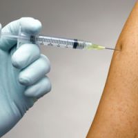 Baisse de la vaccination en France : Nora Berra lance un cri d'alarme