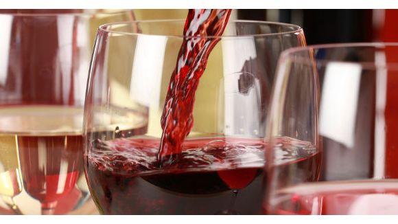 Des pesticides dans tous les vins, même bio