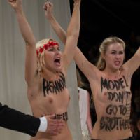 Fashion Week Paris : Femen bouscule le défilé Nina Ricci - photos