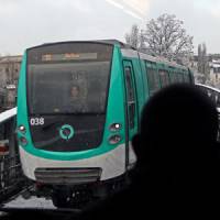 Métro : pourquoi et comment les Parisiens restent calmes, même les jours de grève