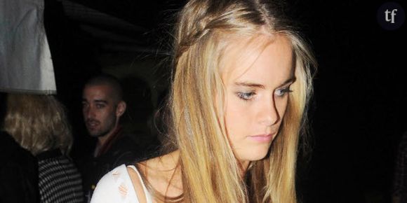 Cressida Bonas : quand la copine du prince Harry jouait les pom-pom girls prostituées - vidéo