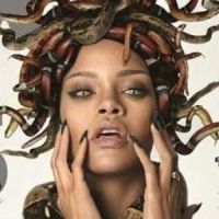 Rihanna : entièrement nue et couverte de serpents pour le magazine GQ