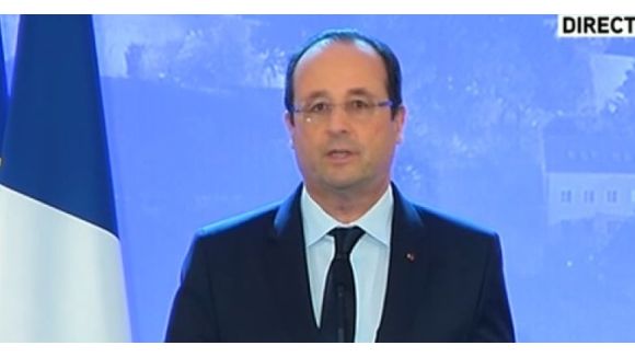 François Hollande annonce la libération des quatre otages français au Niger