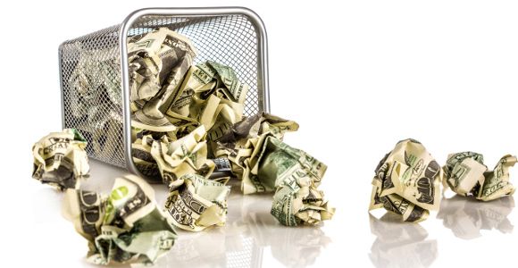 États-Unis : il jette 500 000 dollars à la poubelle pour ne pas les partager avec son ex-femme