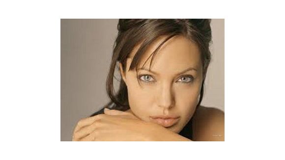 Angelina Jolie, nouvelle égérie de la célèbre marque Vuitton