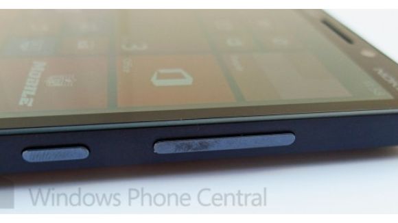 Nokia Lumia 929 : les premières photos du smartphone 