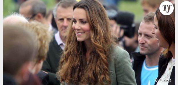Kate Middleton montre ses cheveux blancs en public 