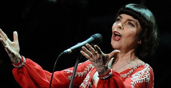 Mireille Mathieu, sa grande tournée en 2014 passera par l'Olympia 