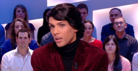 Le chanteur Stromae se dédouble au Grand Journal - vidéo