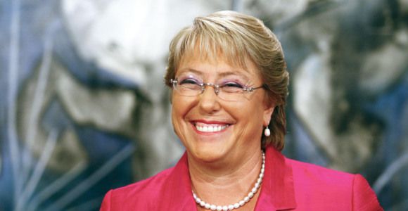 Présidentielle au Chili : Michelle Bachelet remporte largement le premier tour 