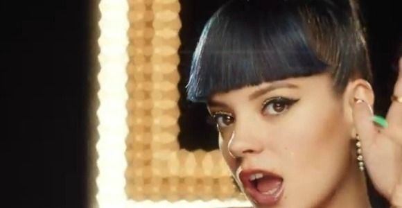 Lily Allen : Miley Cyrus est une « chienne » mais pas Kate Middleton