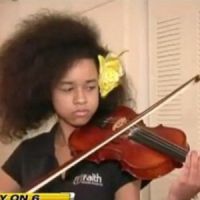 USA: une fille de 12 ans menacée d'expulsion par son école pour sa coupe de cheveux