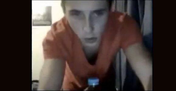 Il se suicide en direct devant sa webcam, 200 personnes regardent - vidéo