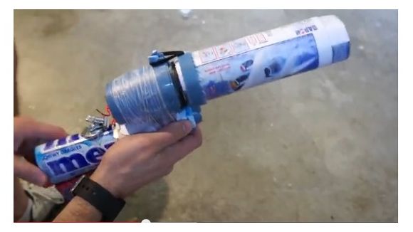 Un Américain construit une arme avec des produits achetés dans les aéroports