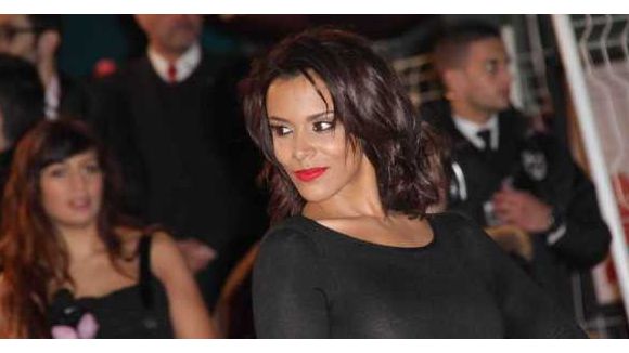 Shy'm : la chanteuse agressée sur les Champs-Élysées après un accident de voiture 