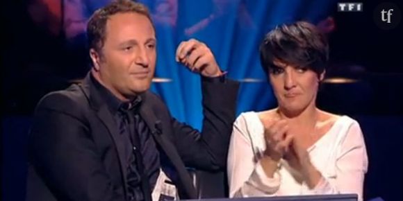 Qui veut gagner des millions: de honte, Arthur fait un don de 40.000 euros - TF1 Replay