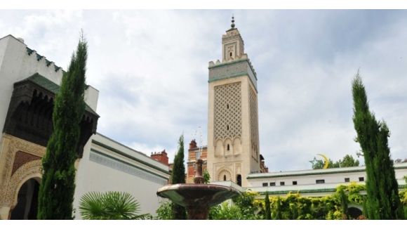 Grande Mosquée de Paris : les femmes reléguées au sous-sol pour prier