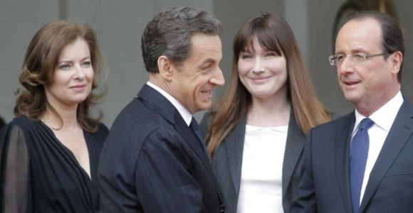 Hollande, Sarkozy : voeux de Noël et polémiques sur Twitter et Facebook 