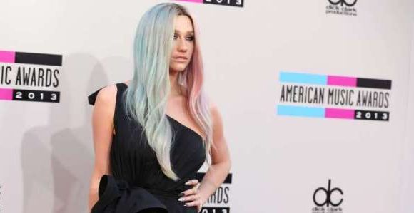 Ke$ha en cure contre l'anorexie