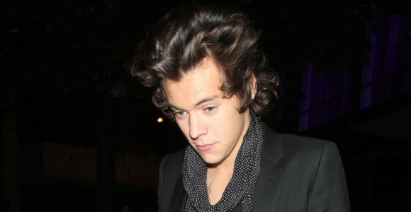 One Direction : Harry Styles ne se coupe jamais les cheveux