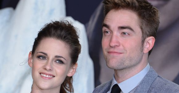 Robert Pattinson déménage pendant que Kristen Stewart pose nue