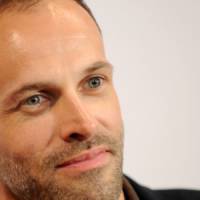 "Elementary" : Jonny Lee Miller ne voulait pas jouer dans la série