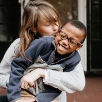 Journée des câlins : 3 bonnes raisons d’étreindre ses proches