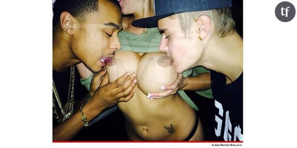 Justin Bieber lèche les seins d'une strip-teaseuse : la photo qui fait scandale