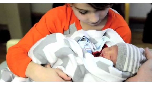 L'histoire émouvante d'un bébé qui n'a vécu que 10 jours racontée par ses parents