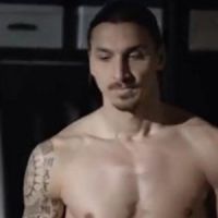 Zlatan Ibrahimovic torse nu dans une publicité