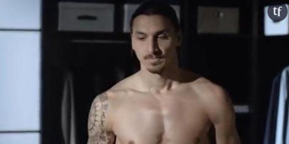 Zlatan Ibrahimovic torse nu dans une publicité