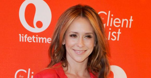 The Client List : Jennifer Love Hewitt débarque sur NT1