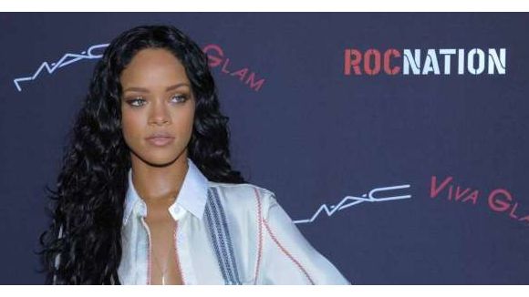 Rihanna accuse son comptable de lui avoir fait perdre plusieurs millions de dollars