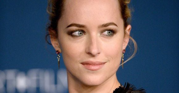 Cinquante nuances de Grey : Dakota Johnson trouve le personnage d'Anastasia "ennuyeux"