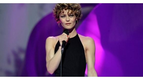 La coiffure de Vanessa Paradis, la robe d'Hollysiz et Johnny vs. Stromae : les buzz des Victoires 2014