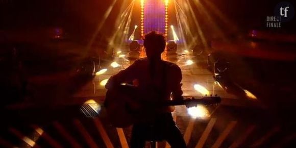 Nouvelle Star 2014 : Mathieu chante « Between The Bars » d’Elliott Smith (vidéo)