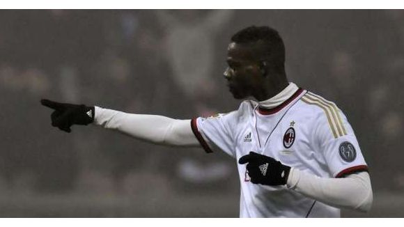 Mario Balotelli nie avoir frappé un photographe