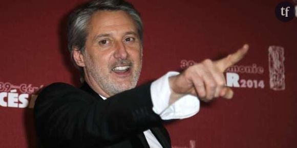 Julie Gayet au Grand Journal : Antoine de Caunes met en cause Stéphane Guillon