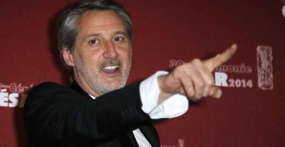 Julie Gayet au Grand Journal : Antoine de Caunes met en cause Stéphane Guillon