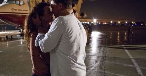 NCIS Saison 11 : Ziva et Tony s’embrassent – Voir la vidéo du bisou 