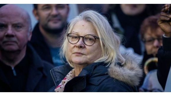 Rendez-vous en terre inconnue : Balasko critique violemment l'émission