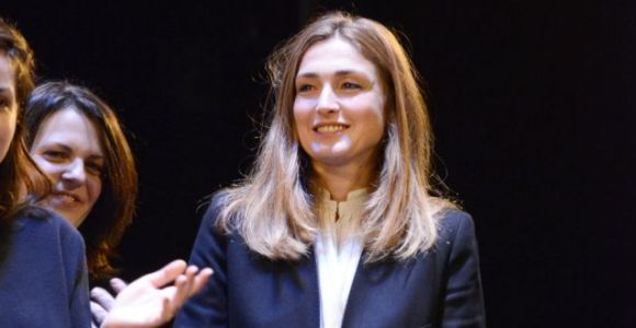 Julie Gayet sur sa vie privée : l'actrice applaudie pour avoir rembarré un journaliste