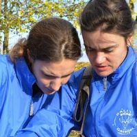 Rallye Aïcha des Gazelles 2014 : qui se cache derrière l'équipage au "Dinosaure vert" ?