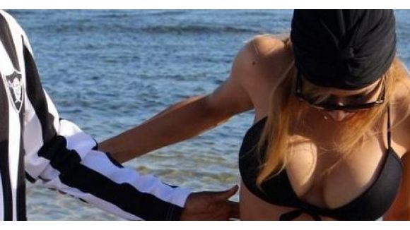 Naya Rivera (Glee) : des seins XXL qui font le buzz