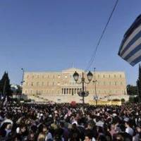 Grèce : la ville d'Athènes prise d'assaut par des milliers de manifestants