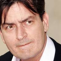 Charlie Sheen : une procédure d'arbitrage face à Warner Bros plutôt qu'un procès 