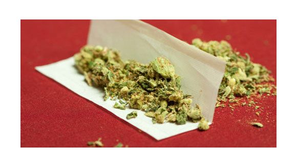 Drogues : Daniel Vaillant prône la légalisation du cannabis