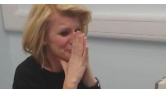 Sourde de naissance, elle entend pour la première fois (vidéo)