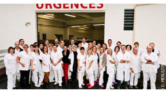 24 heures aux urgences : accidents dramatiques et émotions sur TF1 Replay