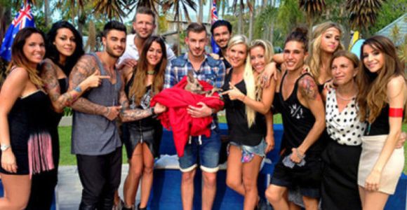 Anges 6 : la jungle effraie les candidats, Twitter se moque